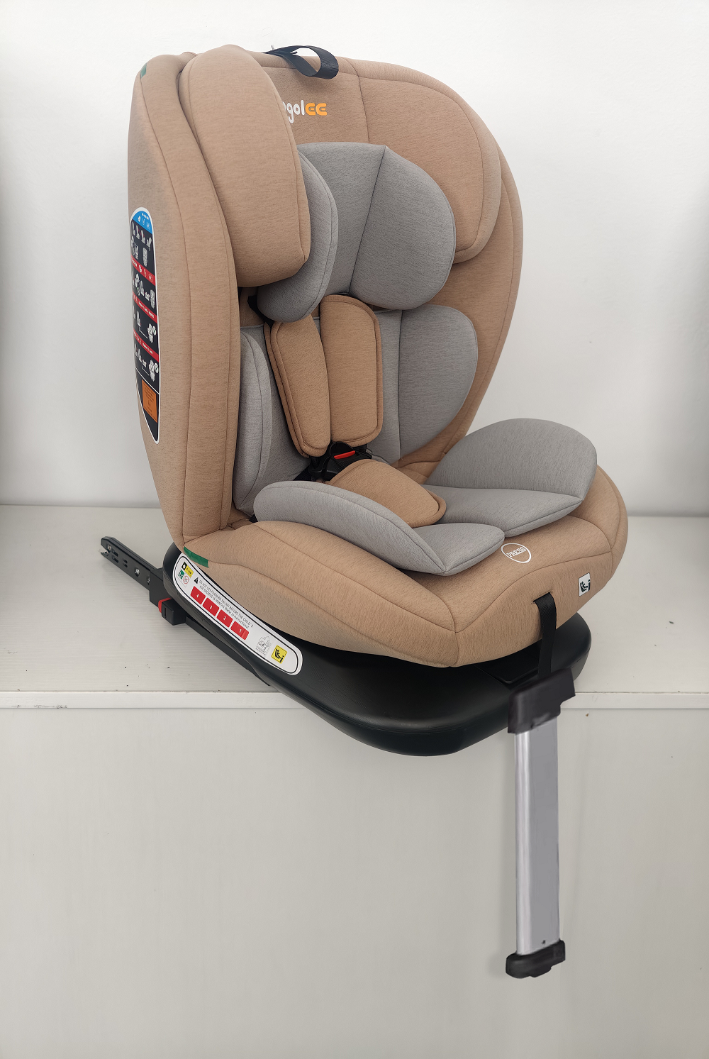 Ogolee, Temmuz ayında destek bacağı ile yenilikçi 40-150cm araba koltuğu piyasaya sürecek ve eşsiz bir değer sunuyor
